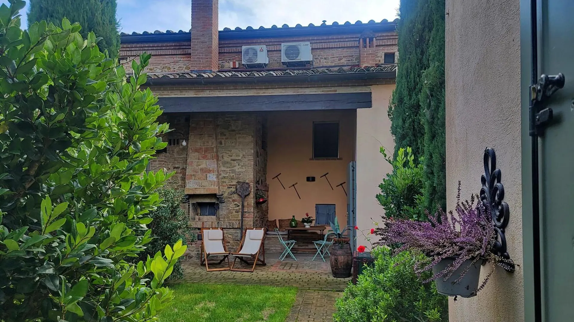 Il Palazzo Dei Diavoli Βίλα Montepulciano Stazione Κατάλυμα σε φάρμα